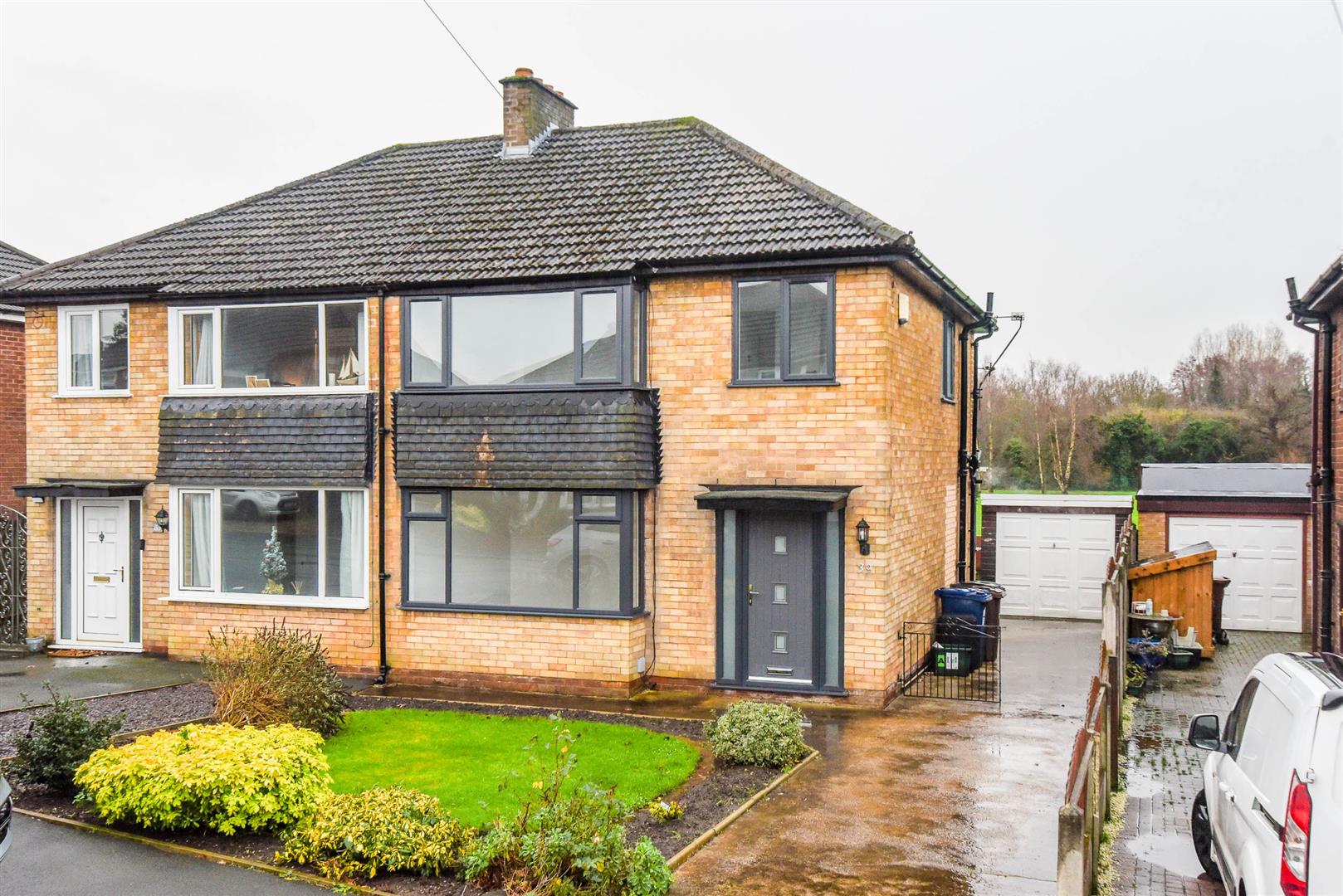 3 bed property in Severn Drive, Preston